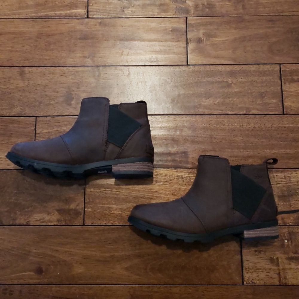 Sorel Chelsea boots